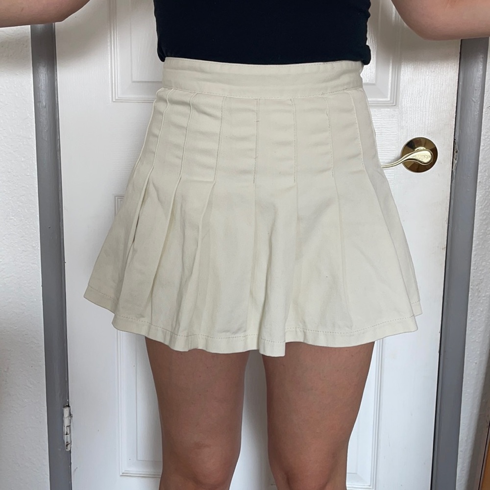 John Galt, Ivory pleaded skirt, Size Small